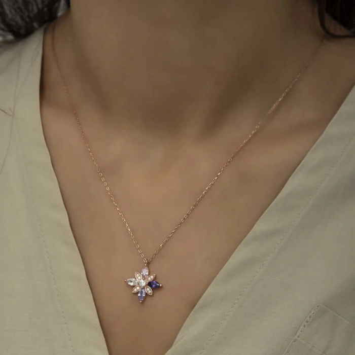 Byhodi 925 Ayar Gümüş Mix Taşlı Umut Çiçeği Gümüş Kolye T6020 (599599)