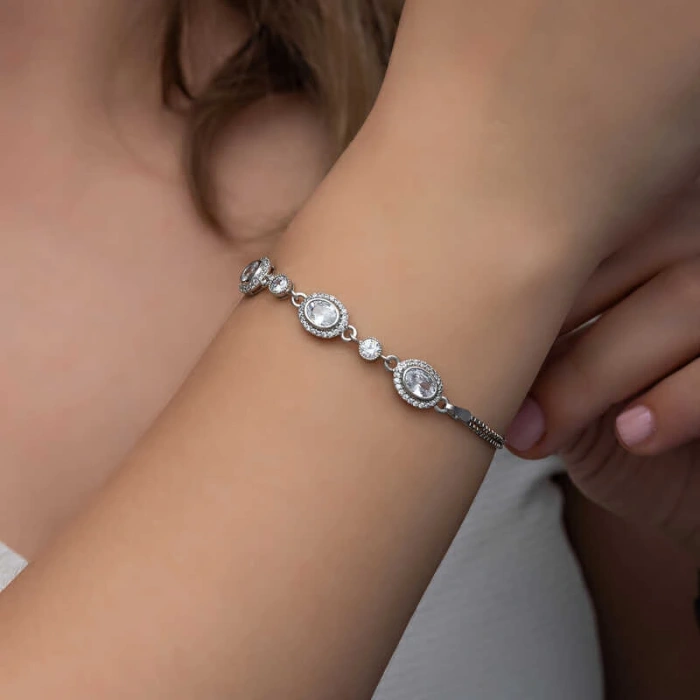 Byhodi 925 Ayar Gümüş Oval Taşlı Kadın Bileklik T8357 (599599)