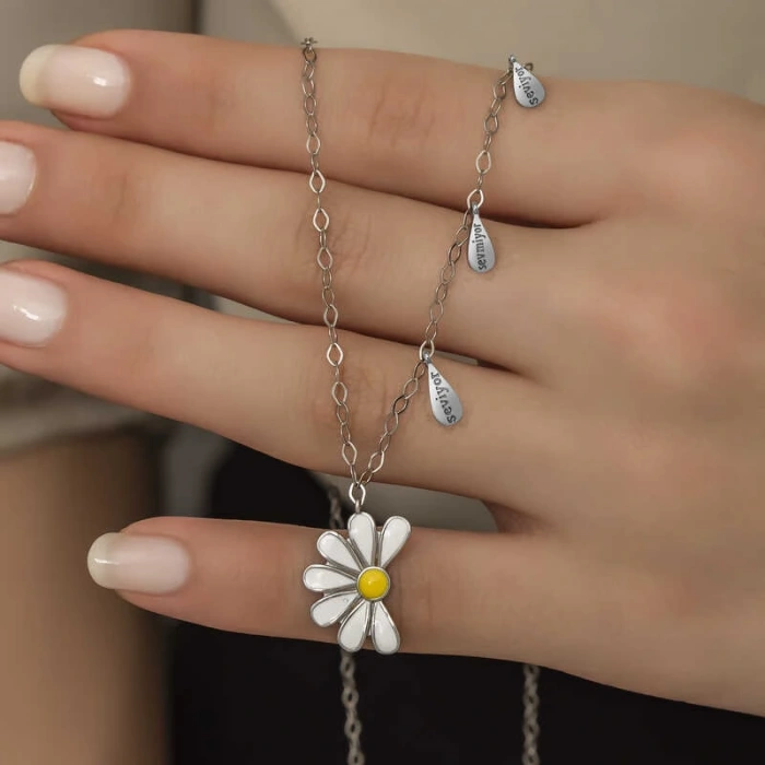 925 Ayar Gümüş Papatya Seviyor Sevmiyor Bayan Gümüş Kolye T5978 (599599)