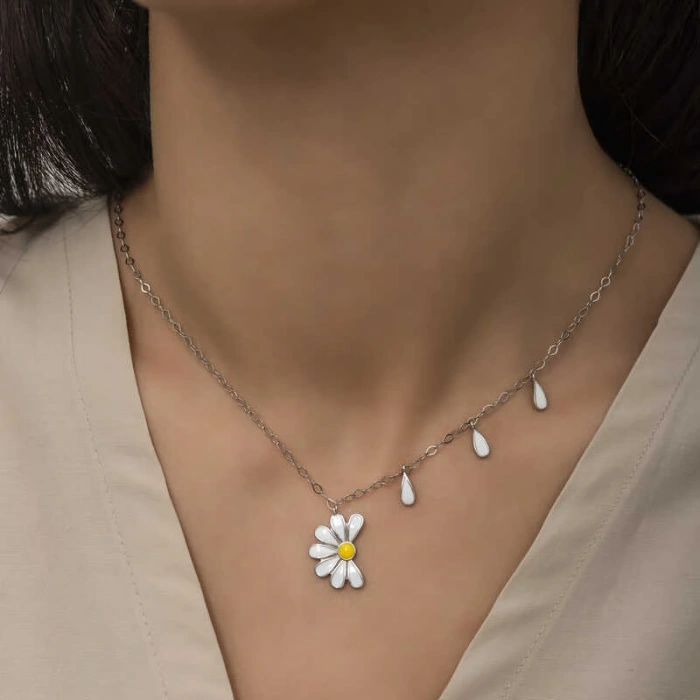 925 Ayar Gümüş Papatya Seviyor Sevmiyor Bayan Gümüş Kolye T5979 (599599)