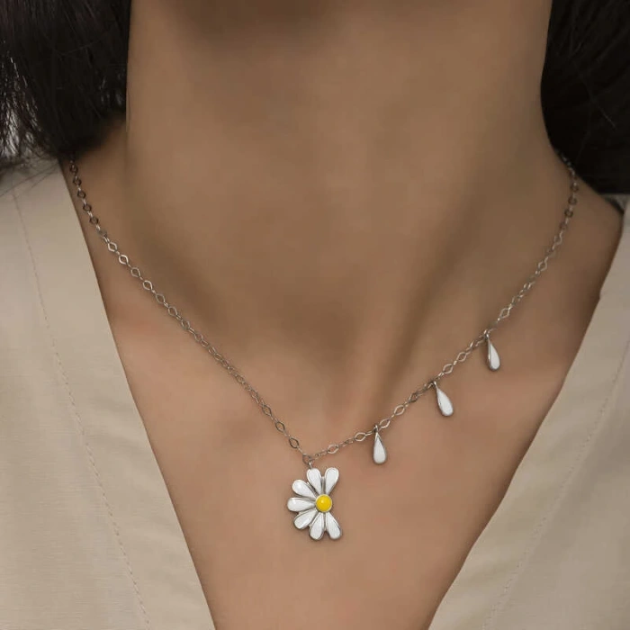 925 Ayar Gümüş Papatya Seviyor Sevmiyor Bayan Gümüş Kolye T5979 (599599)