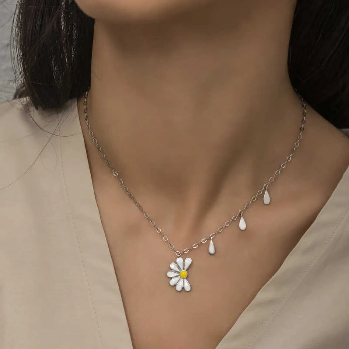 925 Ayar Gümüş Papatya Seviyor Sevmiyor Bayan Gümüş Kolye T5980 (599599)