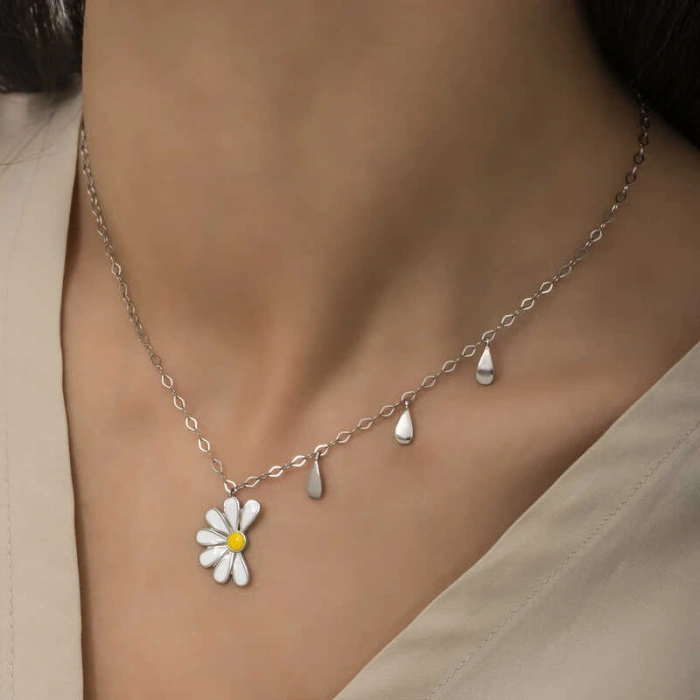 925 Ayar Gümüş Papatya Seviyor Sevmiyor Bayan Gümüş Kolye T5980 (599599)