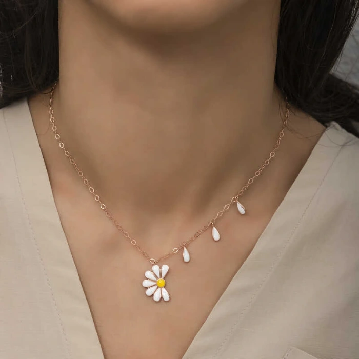 Byhodi 925 Ayar Gümüş Papatya Seviyor Sevmiyor Bayan Gümüş Kolye T5982 (599599)