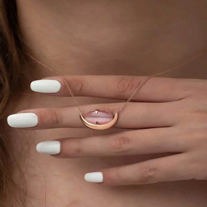 925 Ayar Gümüş Pembe Kedi Gözü Taşlı Hilal Kolye T4760 (599599)