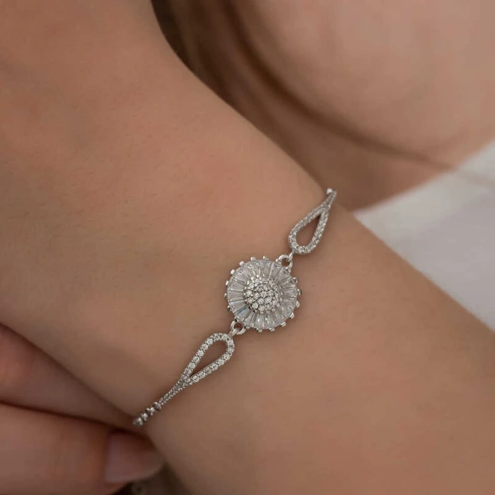 Byhodi 925 Ayar Gümüş Rodyum Baget Taşlı Sonsuzluk Bileklik T5310 (599599)