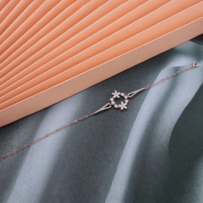 Byhodi 925 Ayar Gümüş Rose Beyaz Çiçek Kadın Bileklik T7993 (599599)