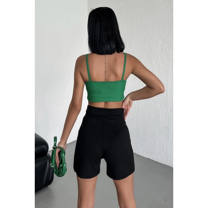 Tarz Ve Rahatlığı Bir Arada Sunan Yüksek Bel Esnek Likralı Krep Şort Siyah