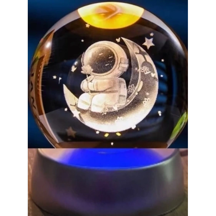 Dekoratif Ay Üstünde Astronot Tasarımlı Plastik Altlıklı Cam Küre