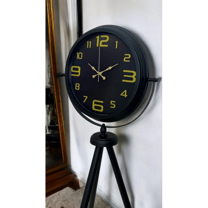 Gold Rakamlı Siyah Tripod Ayaklı Saat