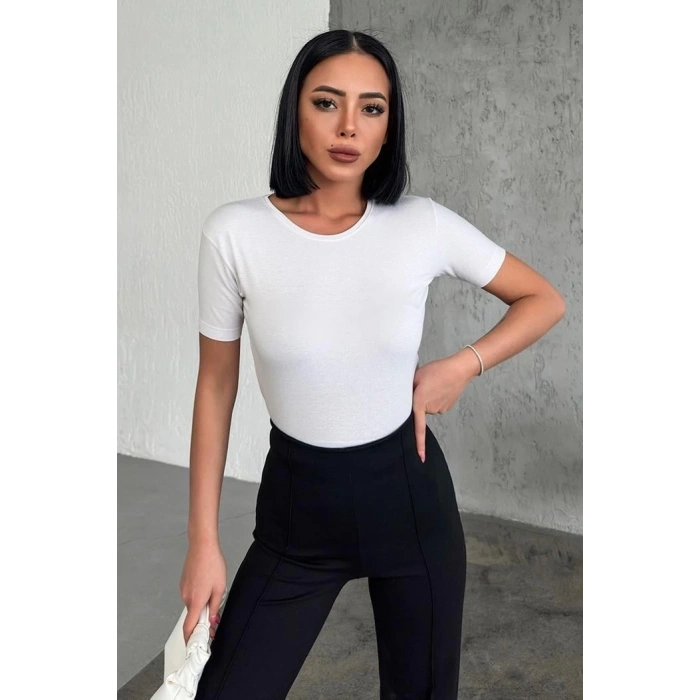Rahat Ve Şık Kısa Kollu Bisiklet Yaka Likralı Viskon Penye Body Beyaz