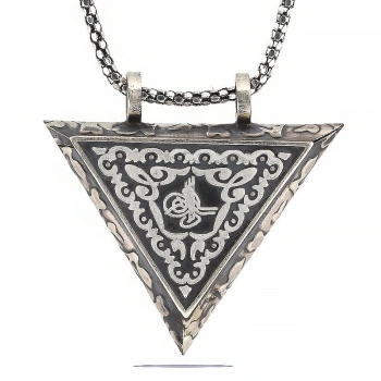 925 Ayar Gümüş Üçgen İçi Açılabilen Tuğra Muskalık Gümüş Kolye T6058 (599599)