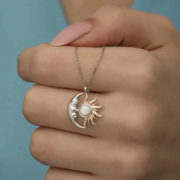 Byhodi 925 Ayar Gümüş Opal Beyaz Taşlı Ay Güneş Kadın Kolye T7610 (599599)