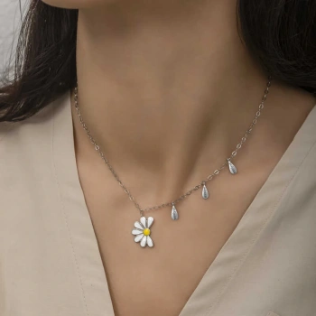 Byhodi 925 Ayar Gümüş Papatya Seviyor Sevmiyor Bayan Gümüş Kolye T5978 (599599)