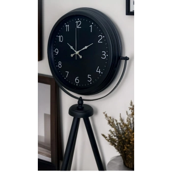 Zentime Sade Siyah Tripod Ayaklı Saat