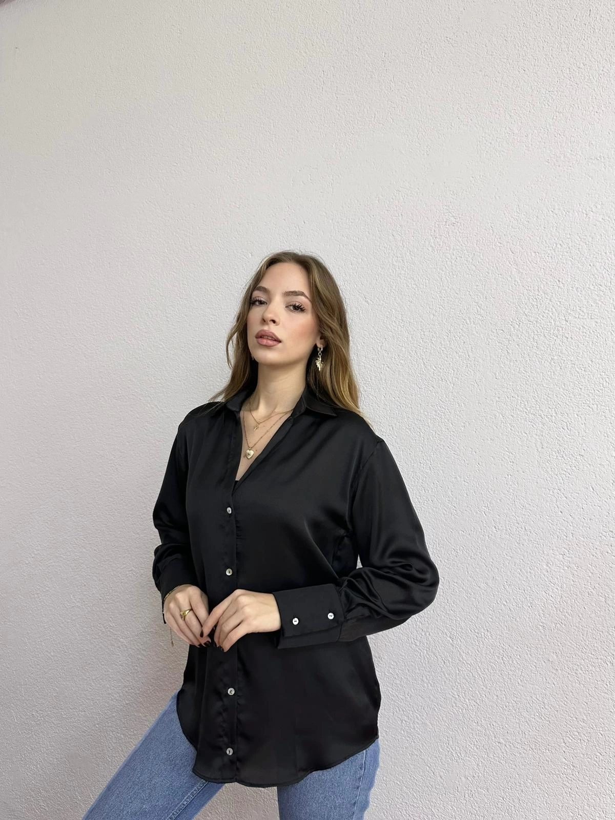 İnce Saten Gömlek