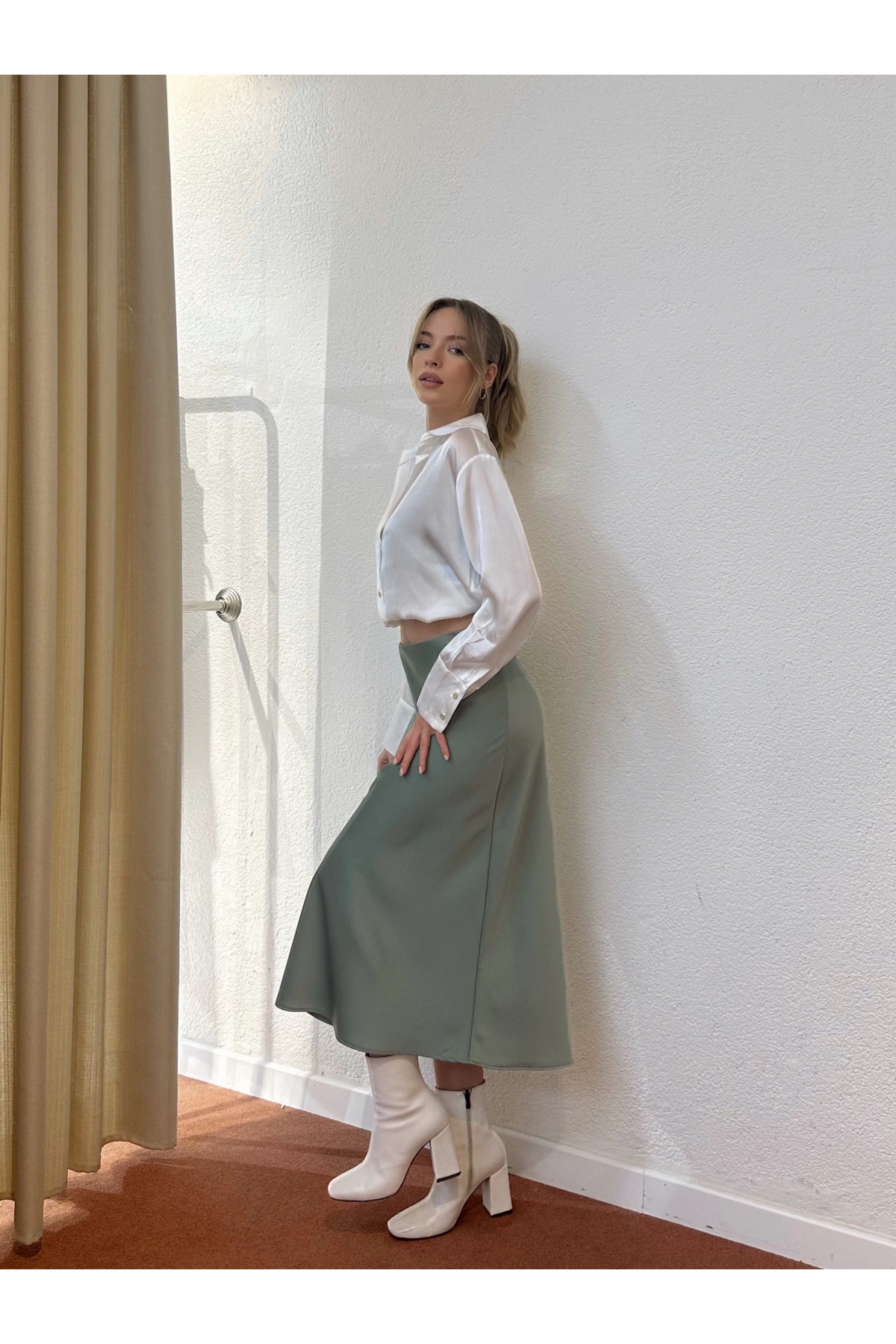 Midi Boy Dokuma Saten Etek