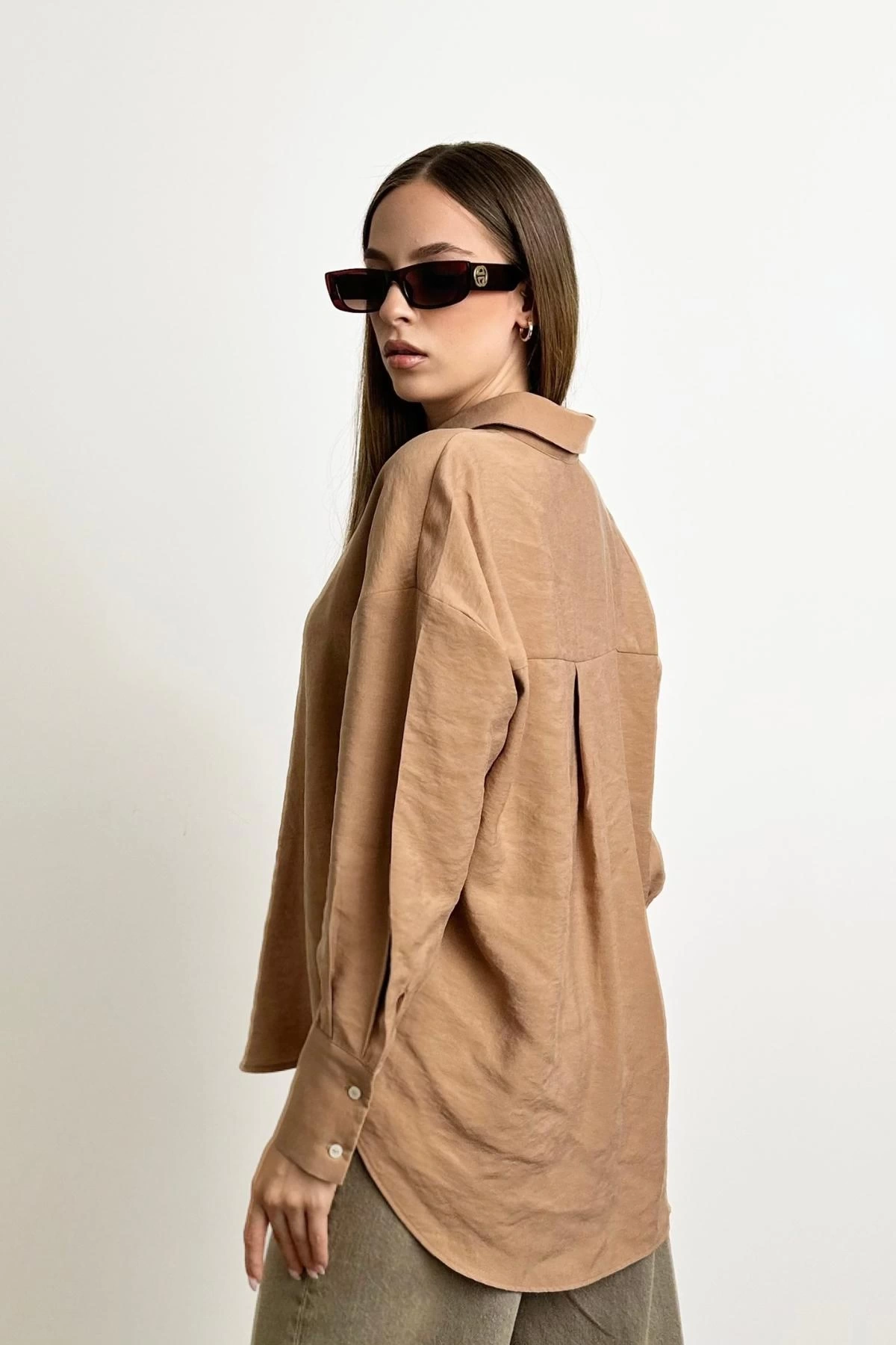 Basic Bej Gömlek