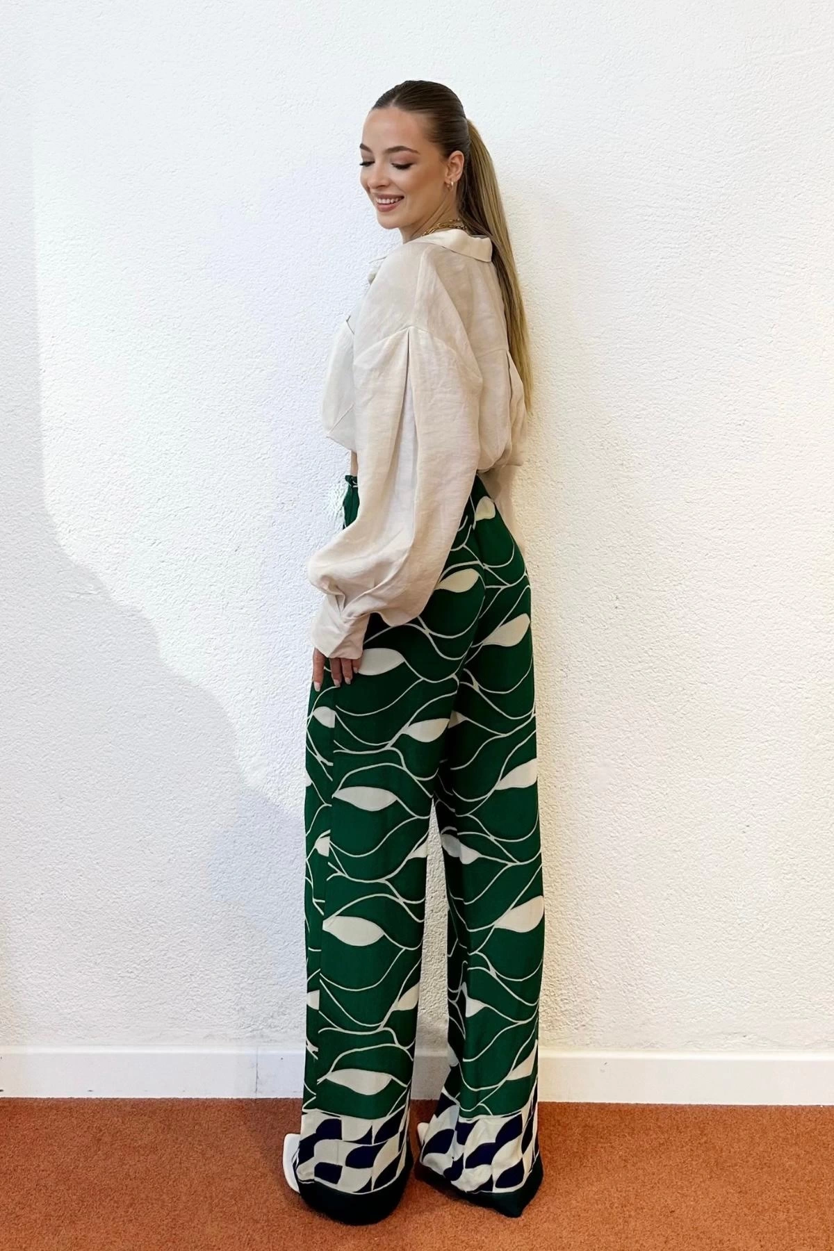 Bol Kesim Desenli Viskon Pantolon