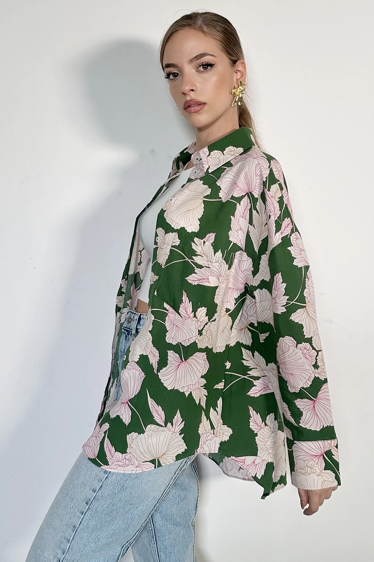 Çiçek Desenli Yeşil Gömlek