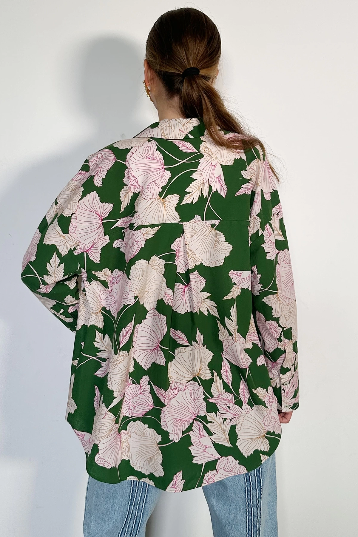 Çiçek Desenli Yeşil Gömlek