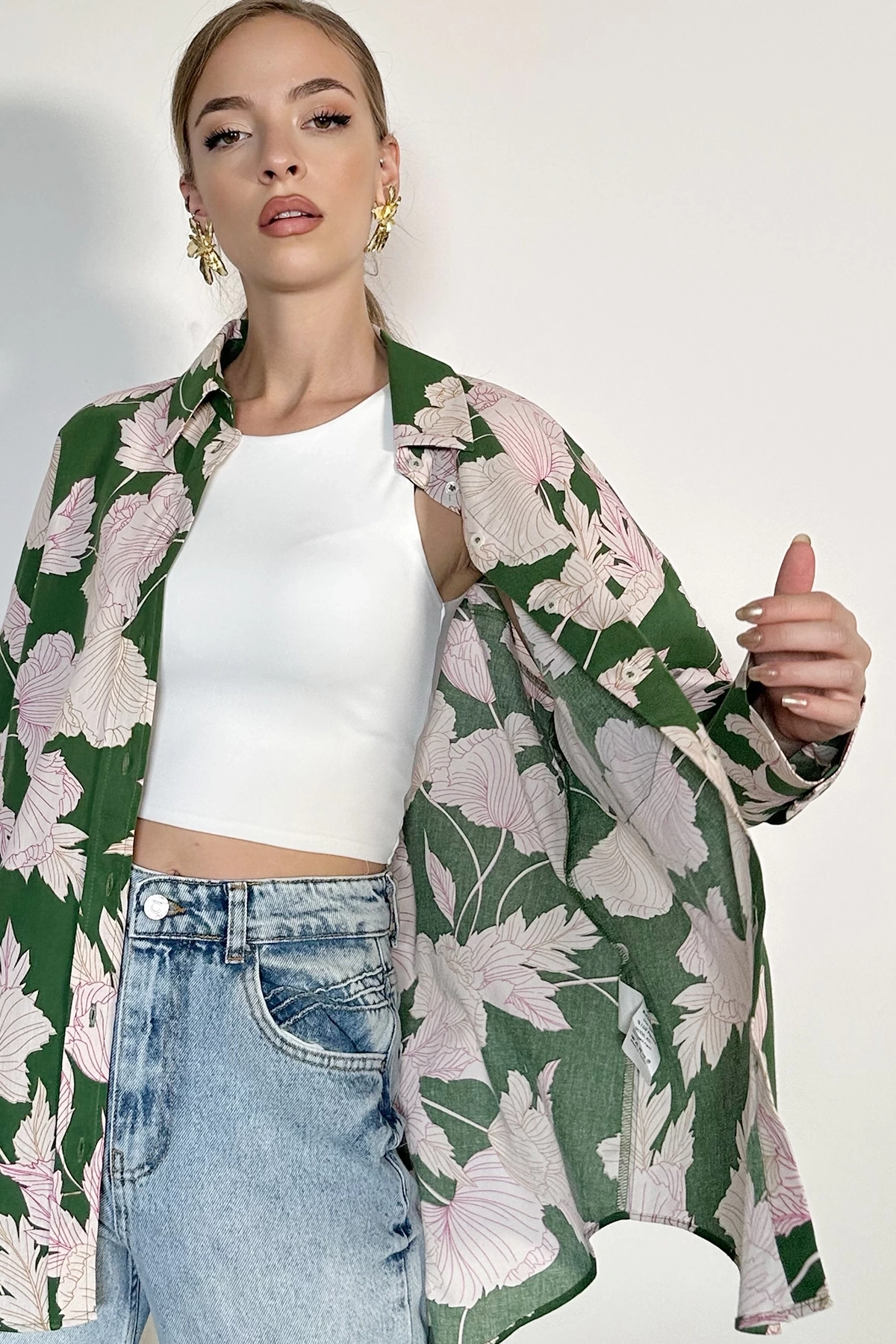 Çiçek Desenli Yeşil Gömlek