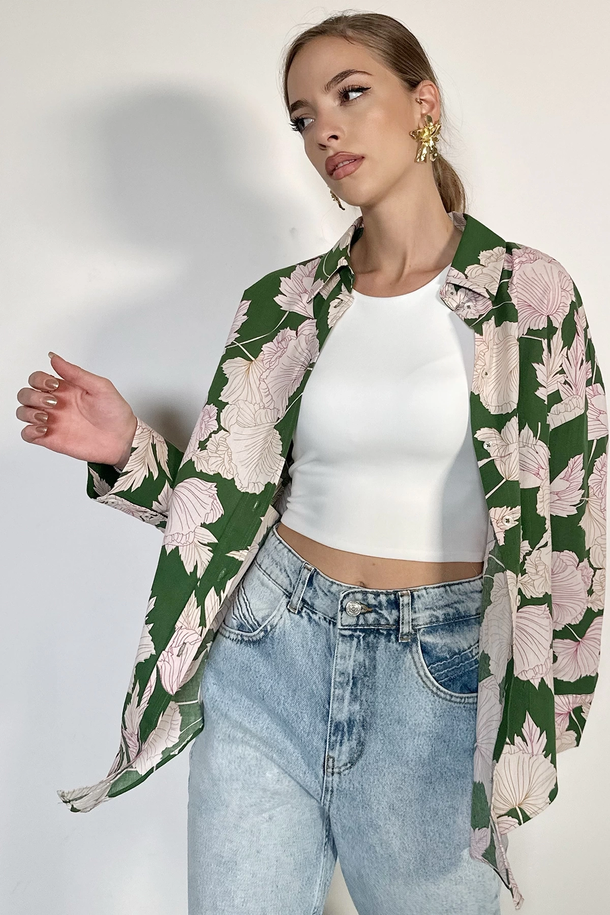 Çiçek Desenli Yeşil Gömlek