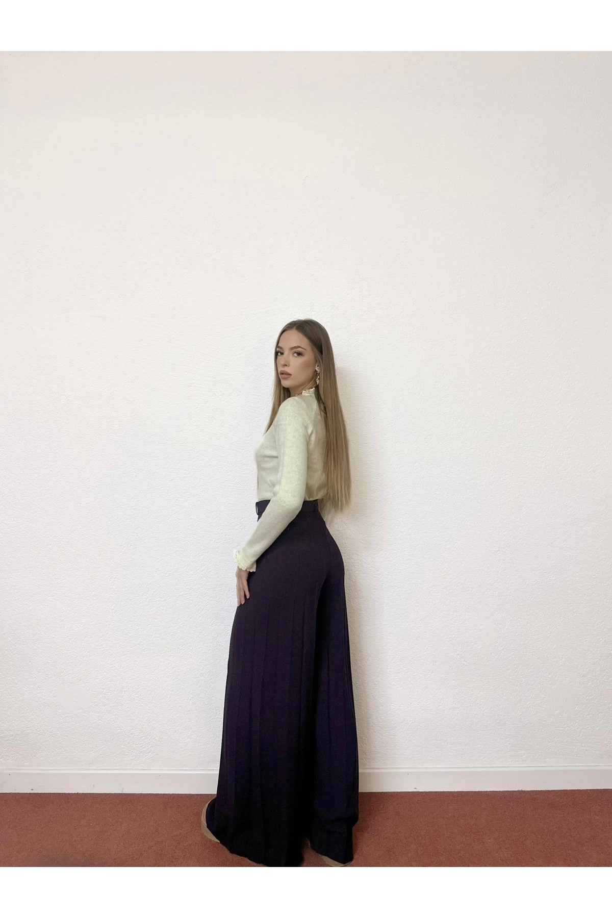 Düğme Detaylı Geniş Paça Mürdüm Pantolon