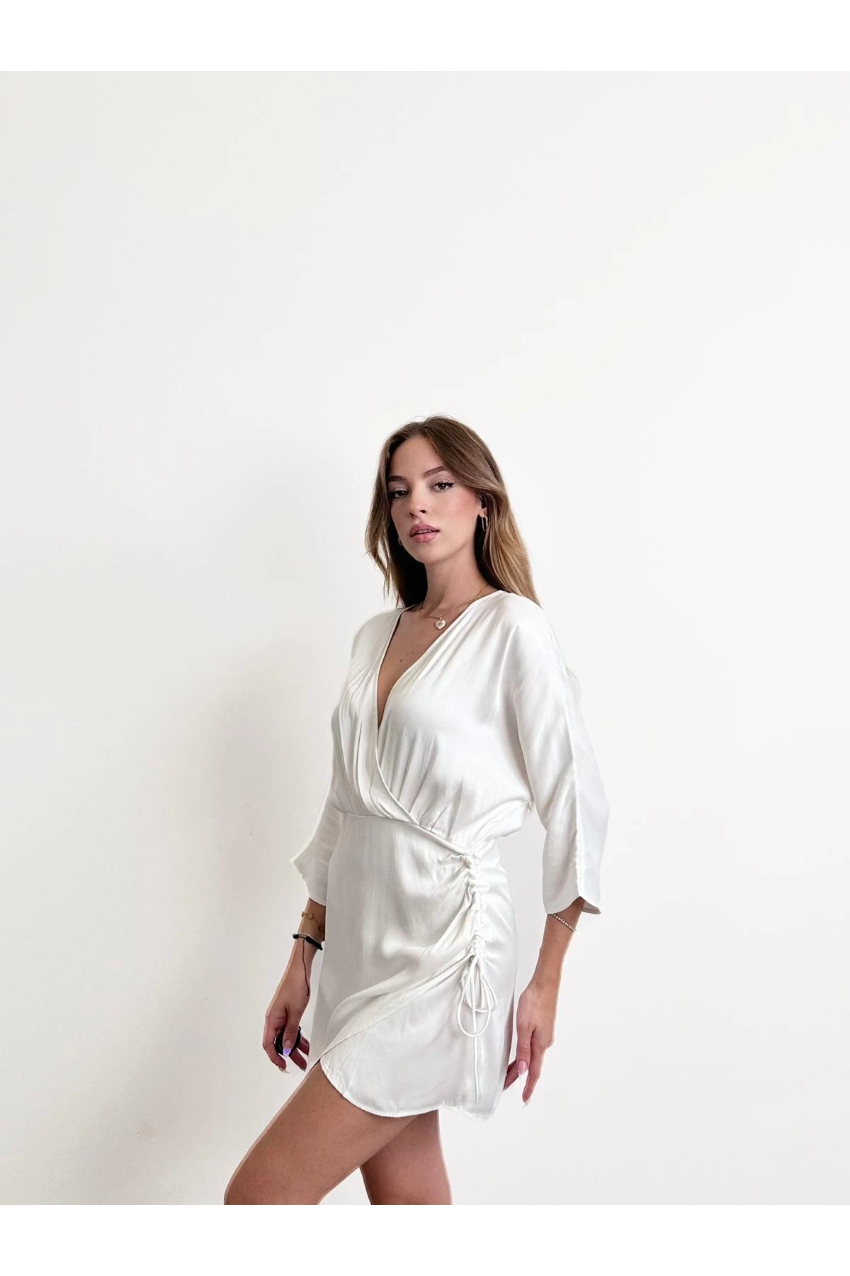 Fakir Kol Beyaz Saten Elbise