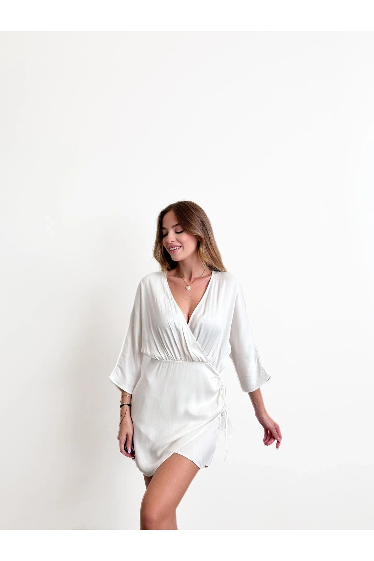 Fakir Kol Beyaz Saten Elbise