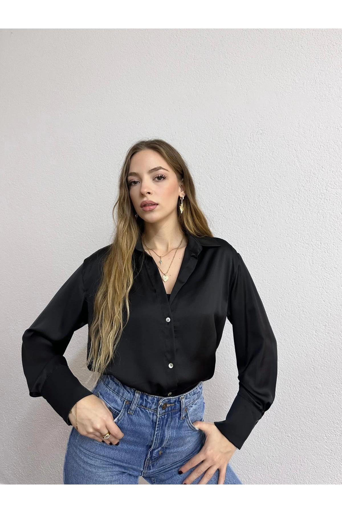 İnce Saten Gömlek