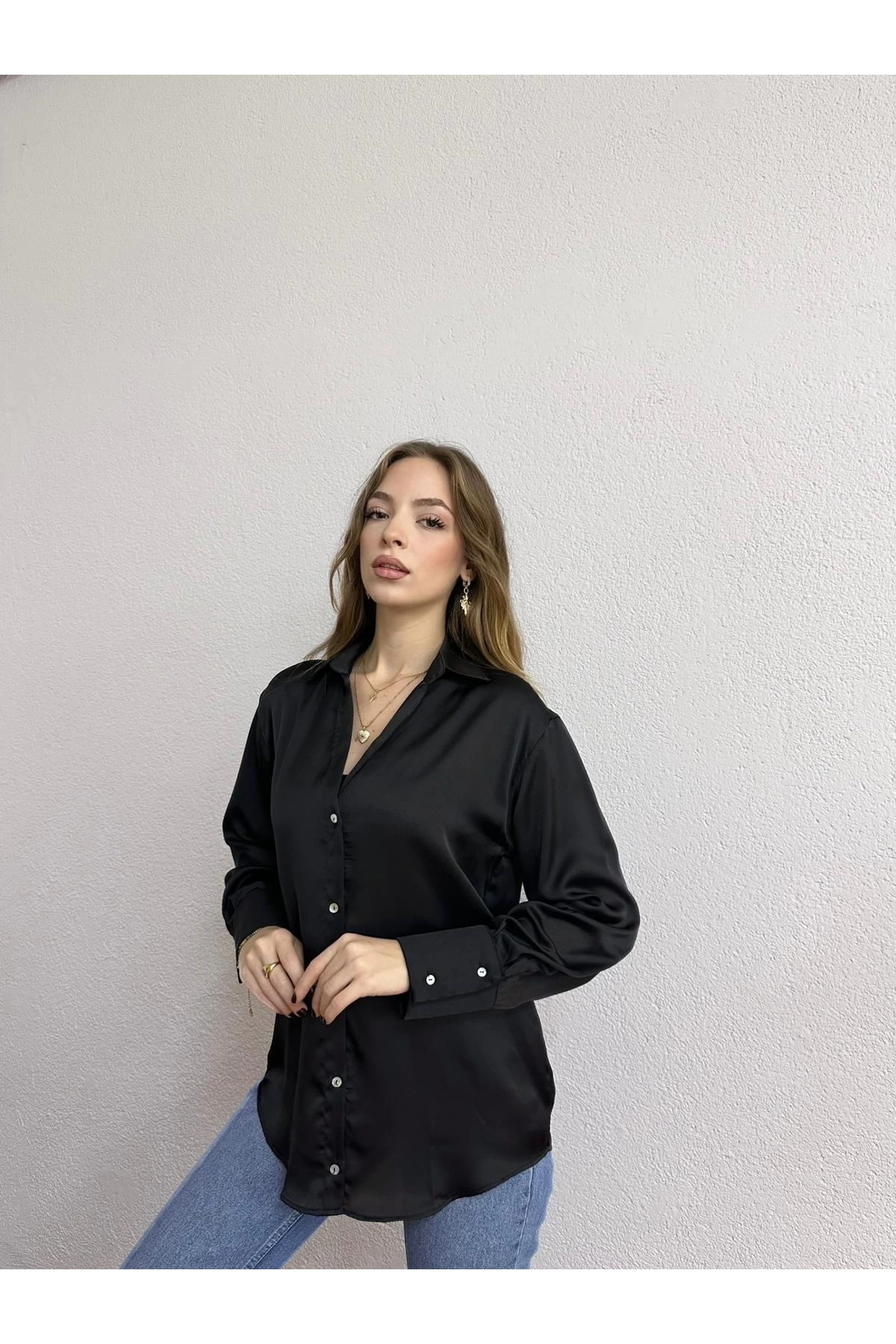 İnce Saten Gömlek