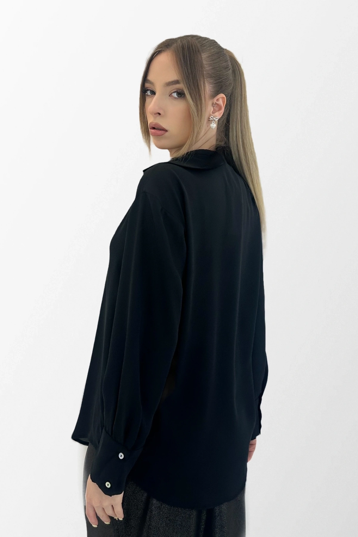 Krep Saten Siyah Gömlek