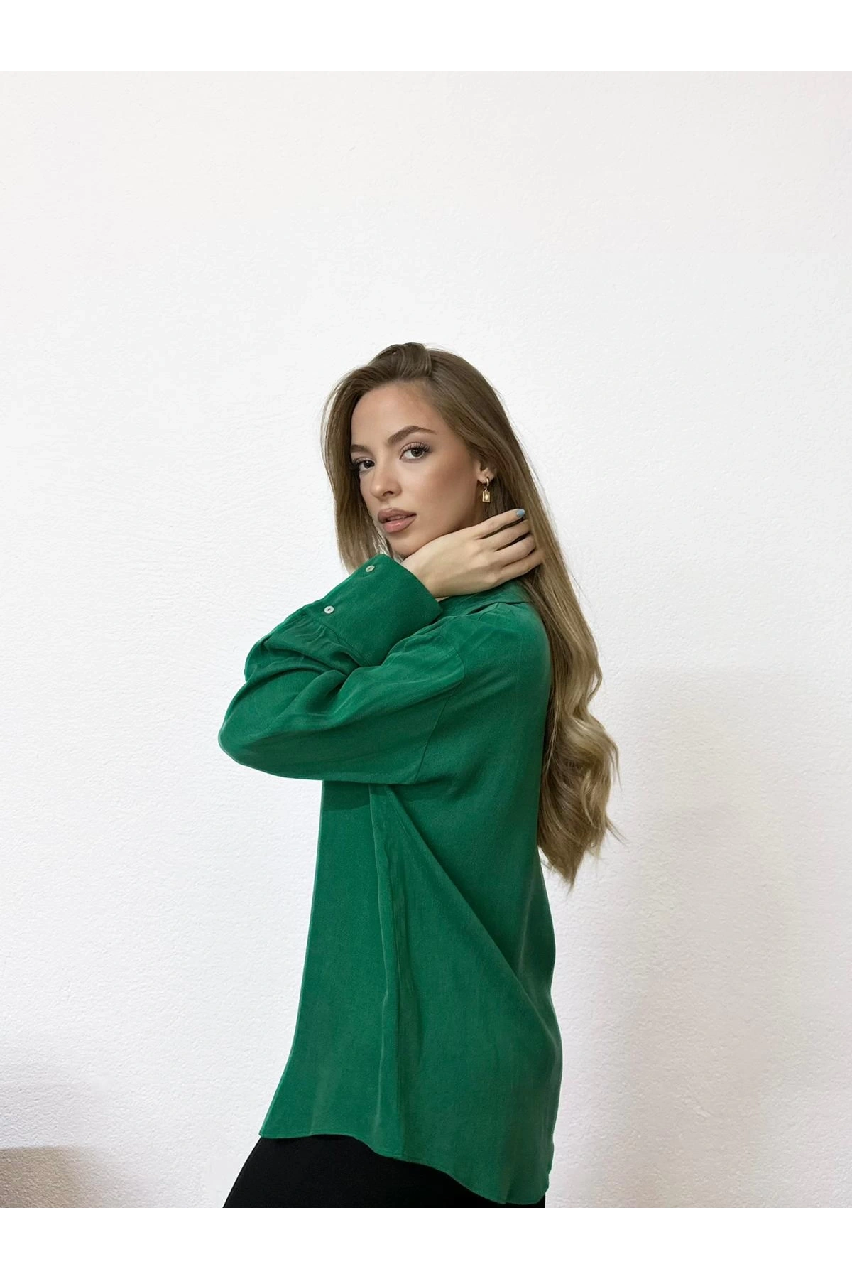 Likralı Mevsimlik Yeşil Gömlek