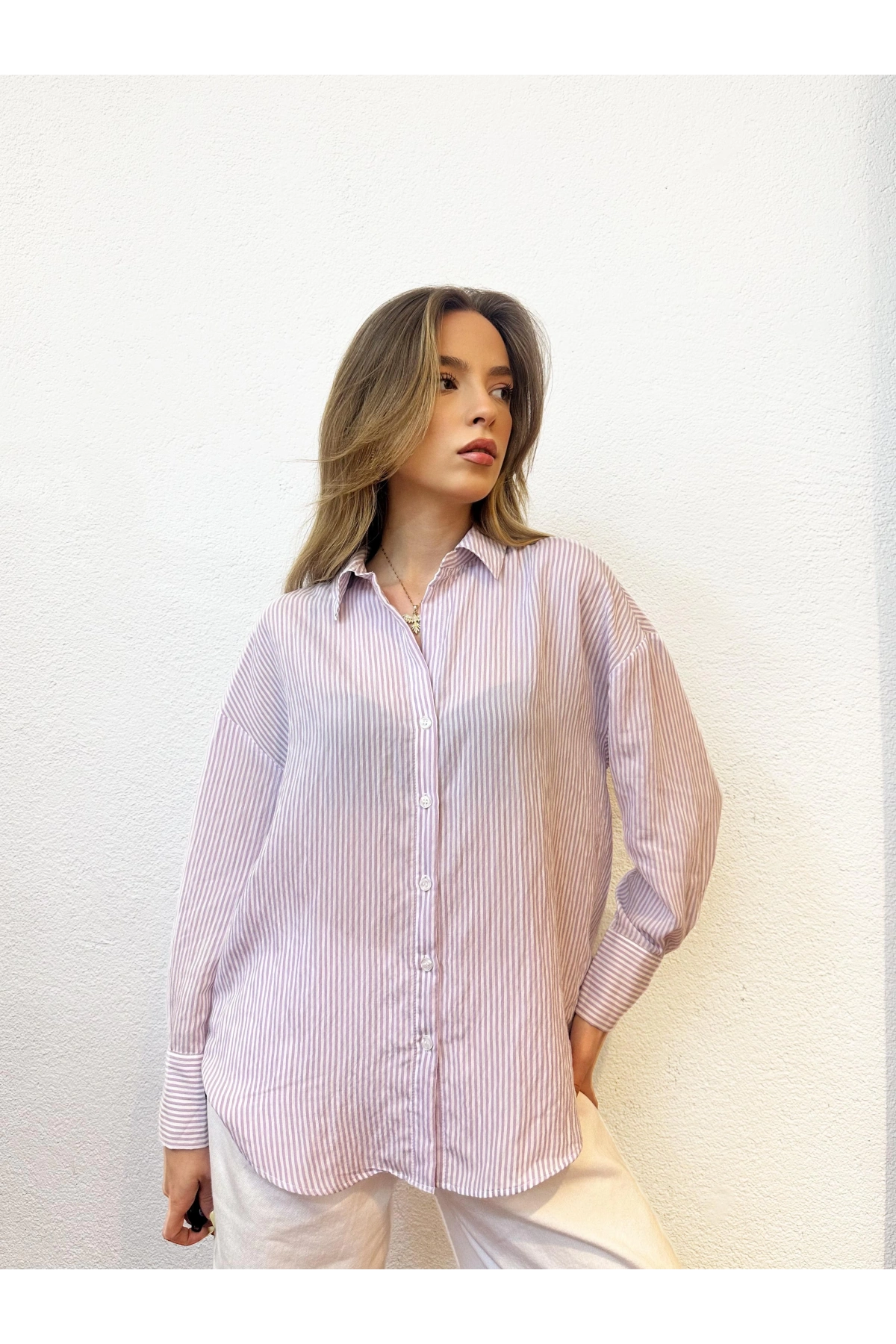 Lila Çizgili Gömlek
