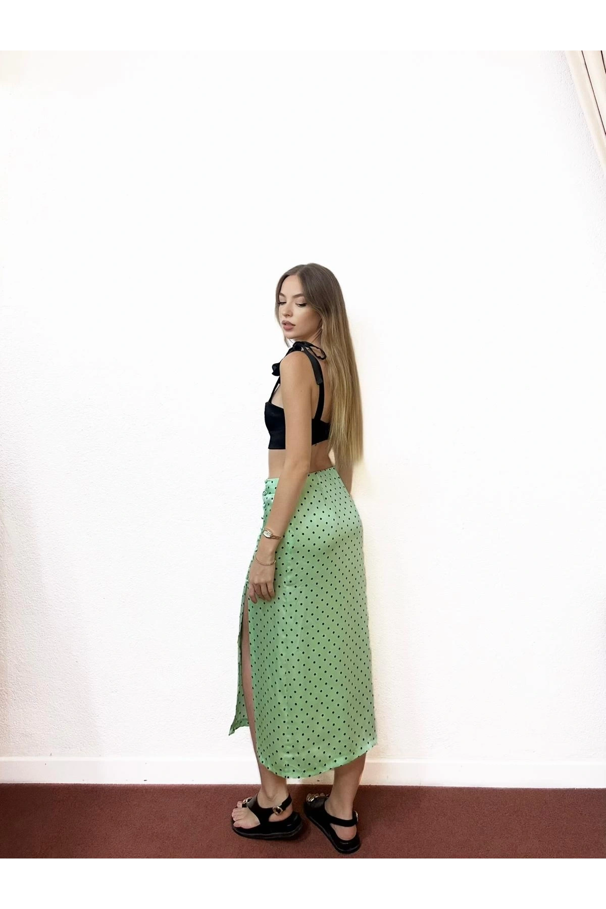 Puantiyeli Yırtmaçlı Saten Etek