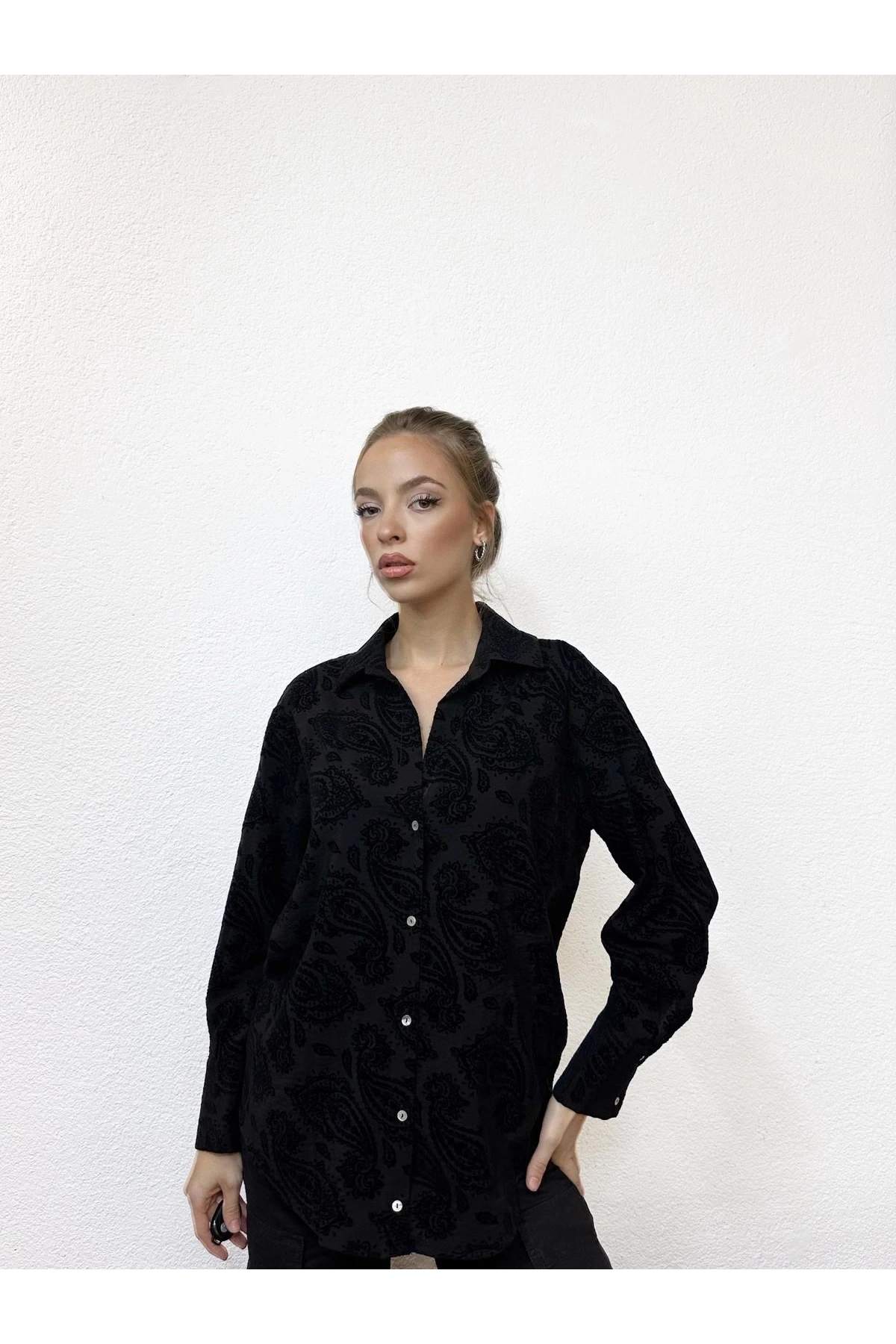 Puf Efektli Siyah Gömlek