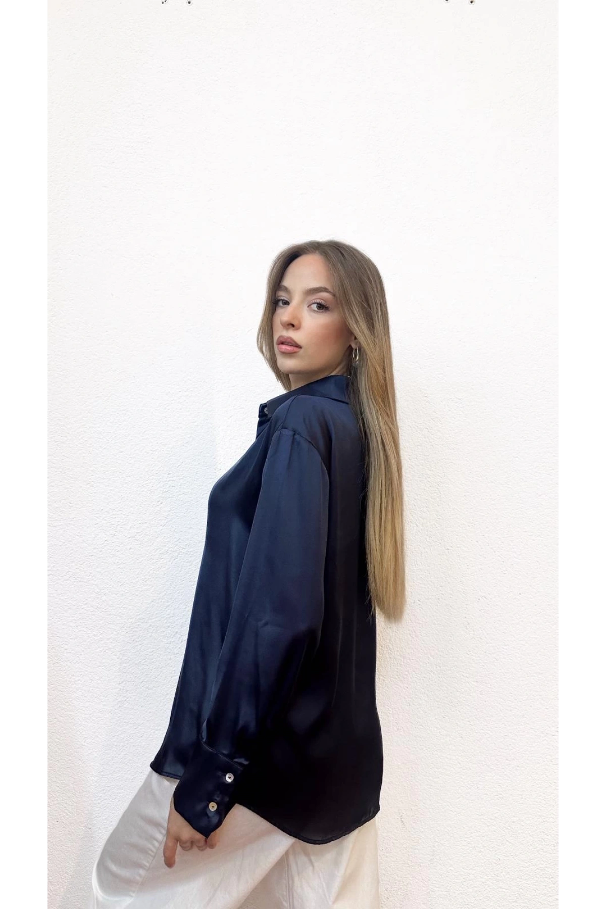 V Yaka Basic Saten Lacivert Gömlek