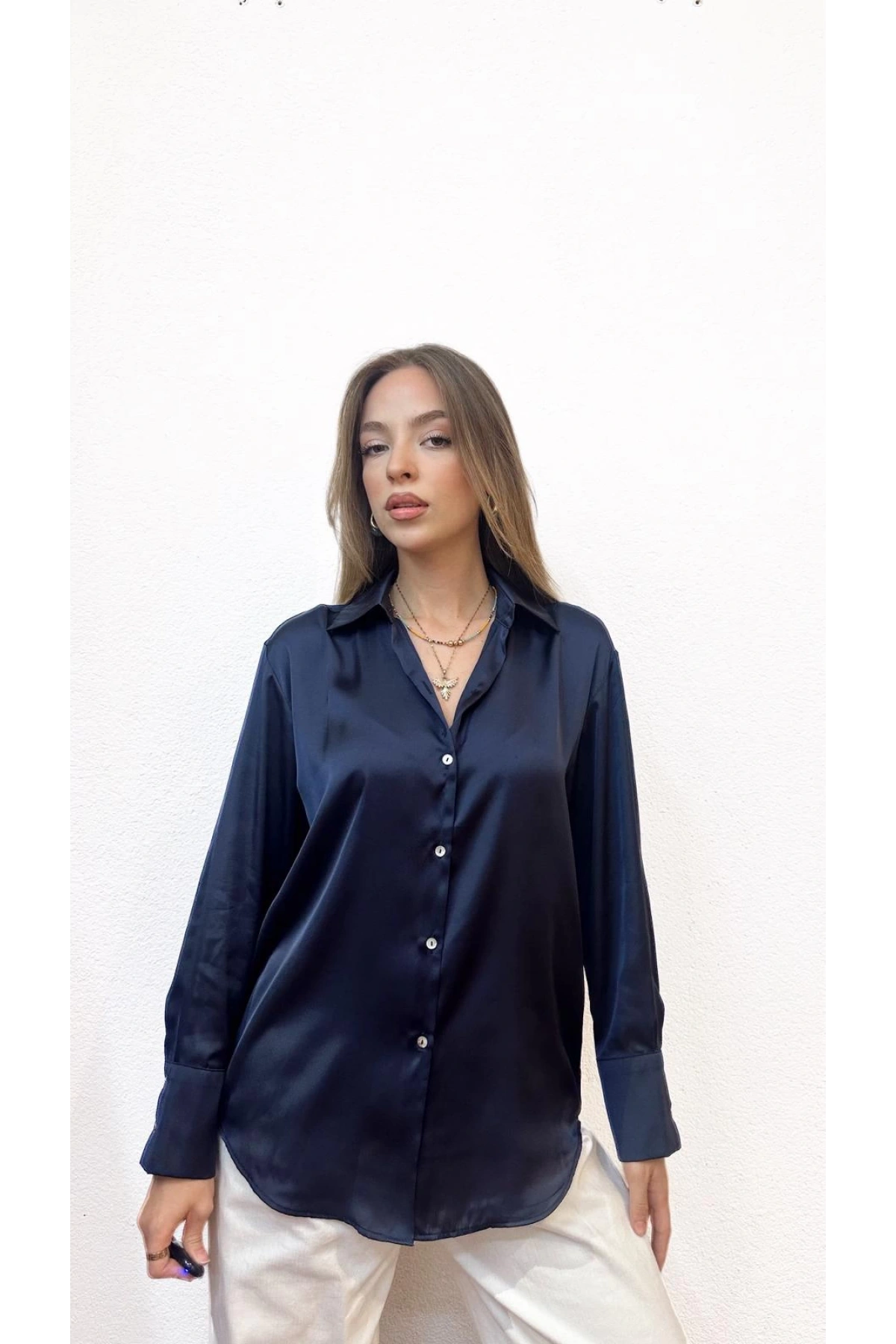 V Yaka Basic Saten Lacivert Gömlek