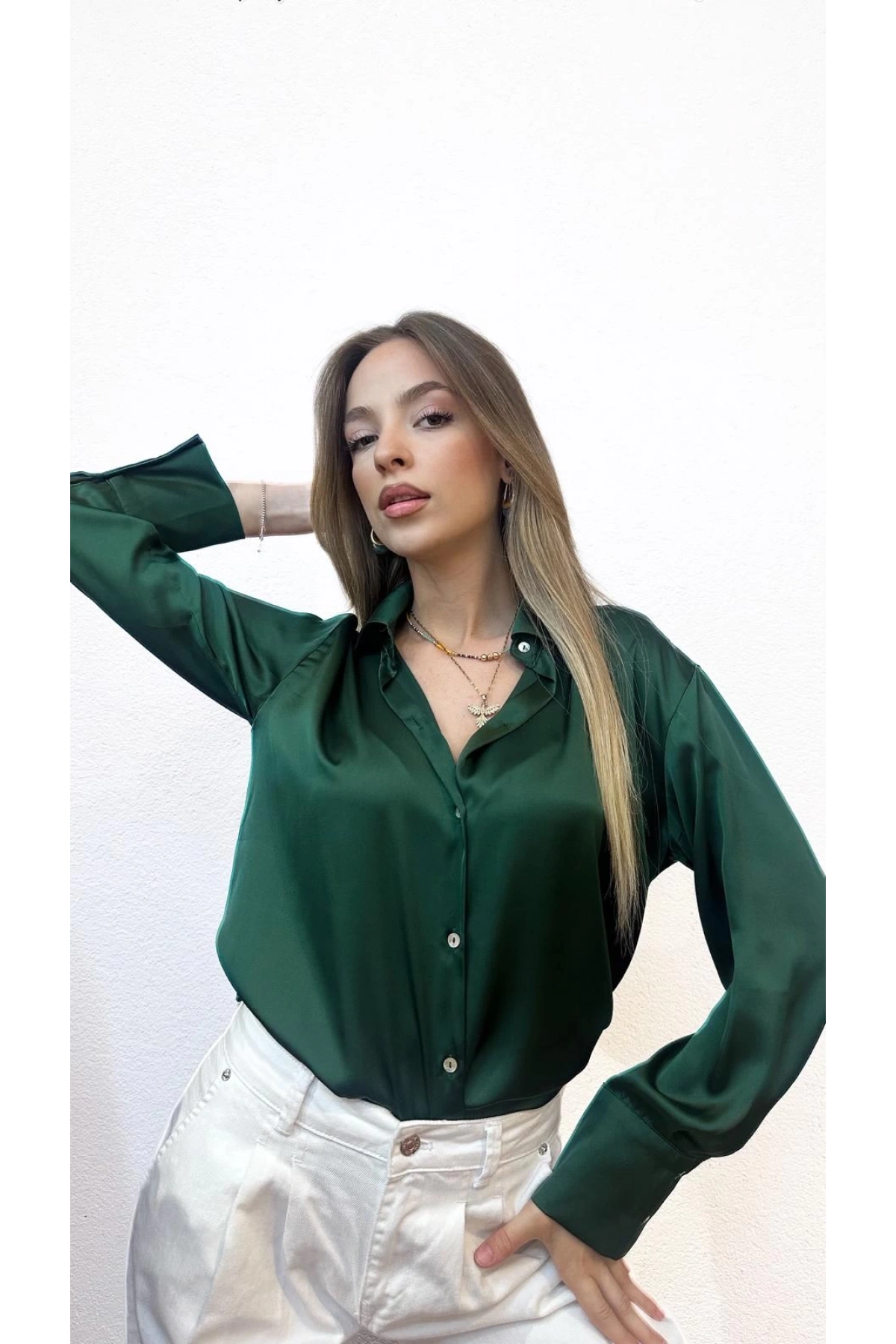 V Yaka Basic Saten Yeşil Gömlek