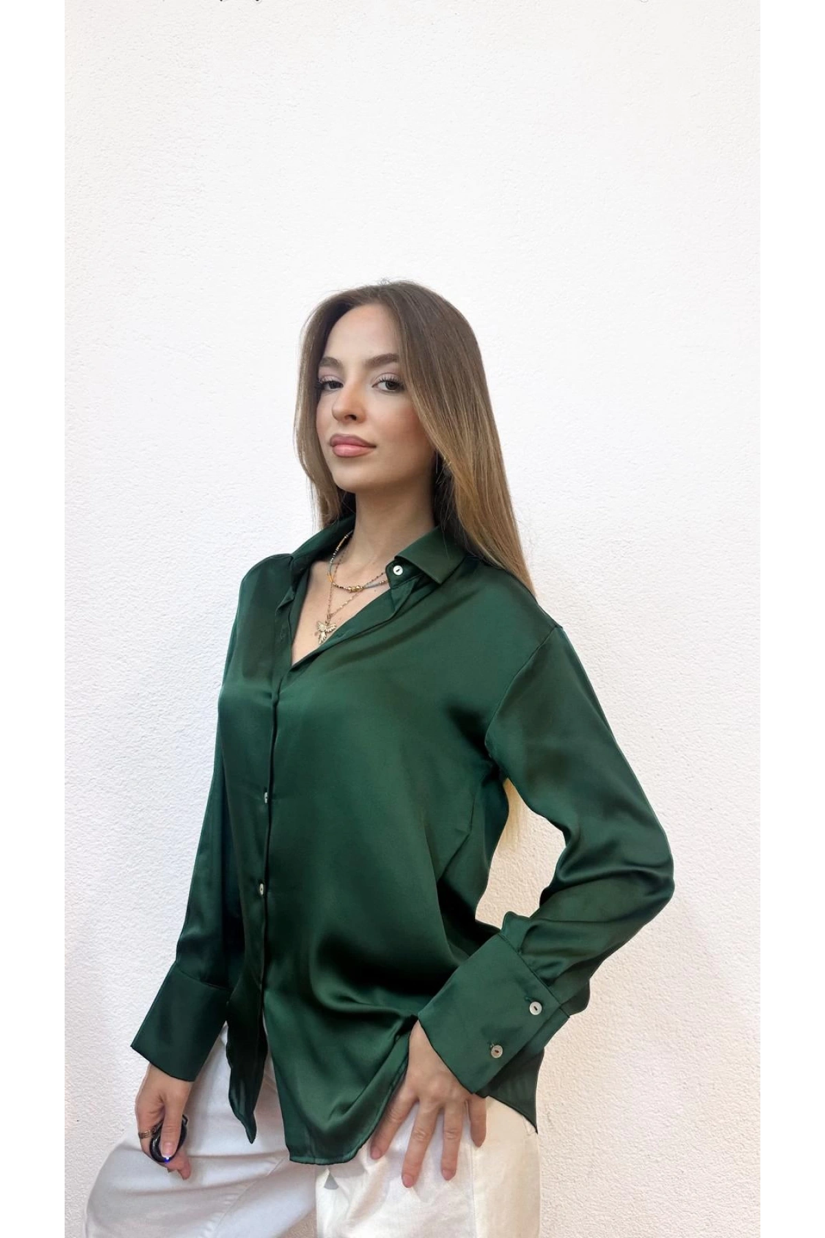 V Yaka Basic Saten Yeşil Gömlek
