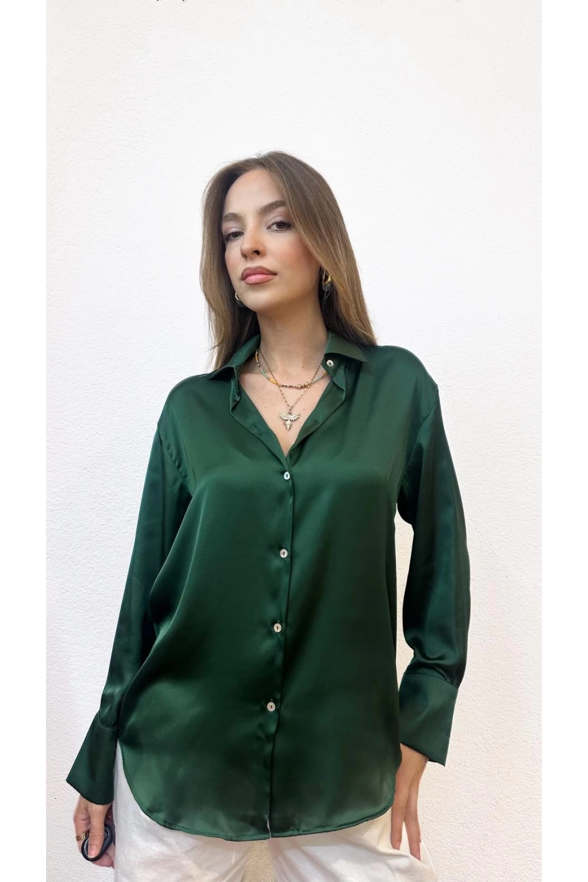 V Yaka Basic Saten Yeşil Gömlek
