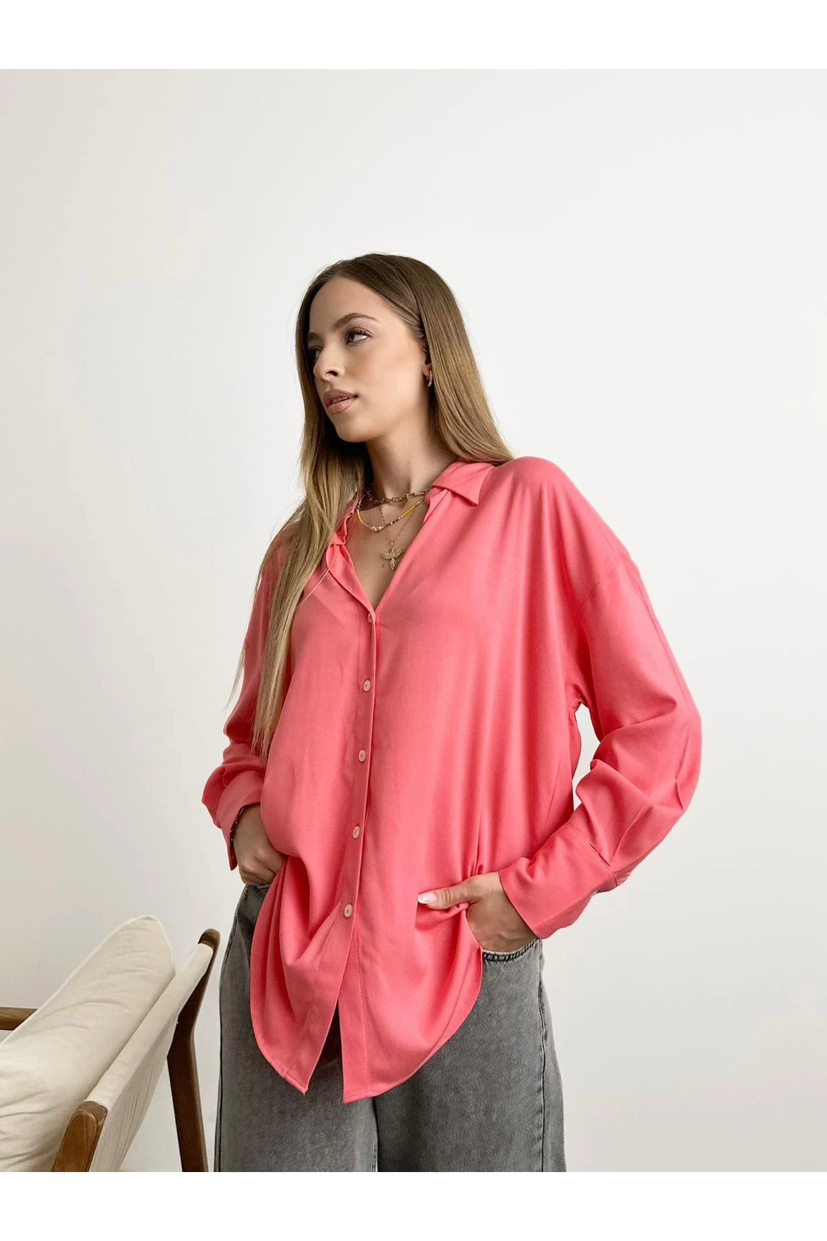 V Yaka Klasik Pembe Gömlek