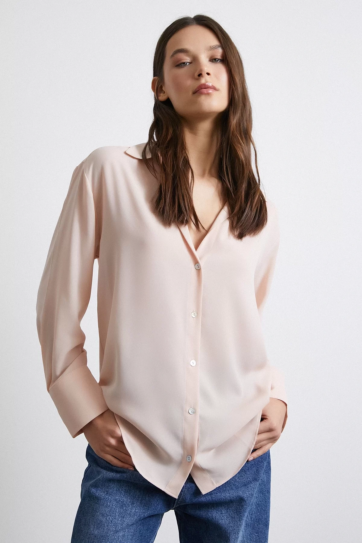 V Yaka Şifon Pudra Gömlek