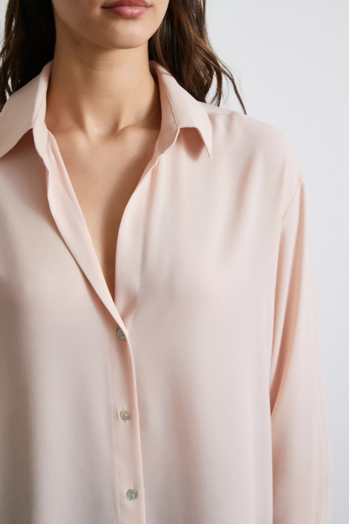 V Yaka Şifon Pudra Gömlek