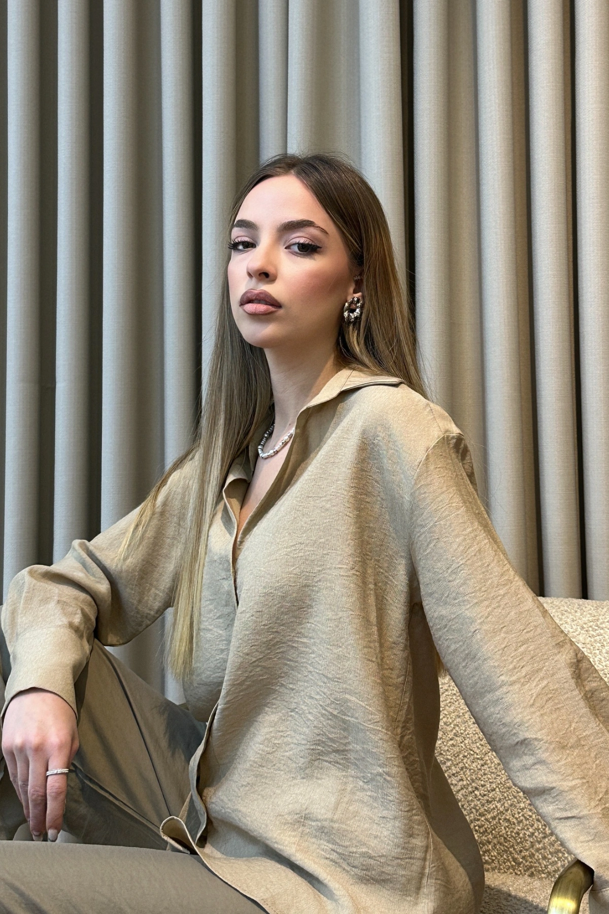 Kraşlı Saten Gömlek