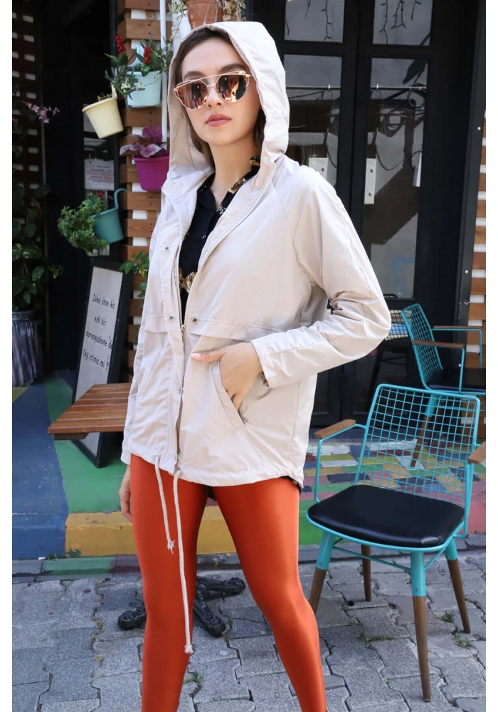 Kapüşonlu Kordonlu Yağmurluk- BEJ