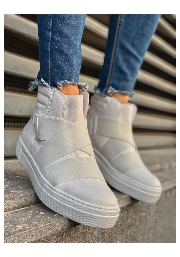 CH023 BT Erkek Bot BEYAZ