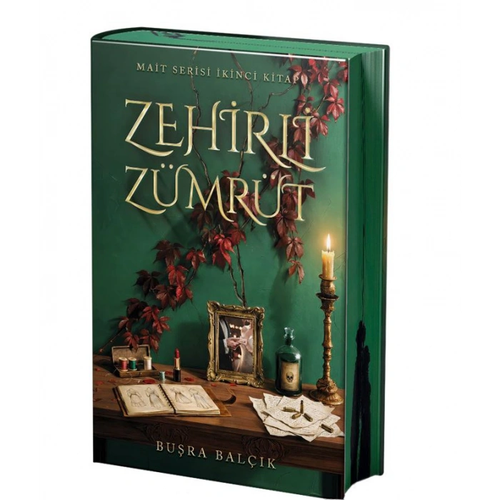 Zehirli Zümrüt (Ciltli - Yan Boyamalı Özel Baskı)