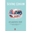 Evlerinin Önü